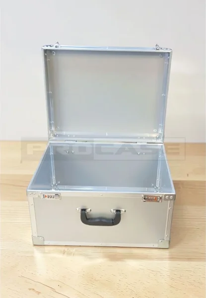 Кофр алюминиевый с кодовыми замками